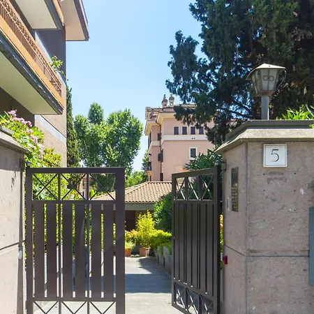 Villino San Cosimato, Nel Cuore Di Trastevere Apartment Rom